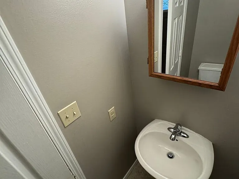 1310 S Madison St — Photo 8