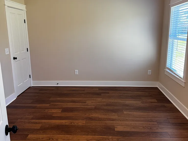 421 Reeves Ave — Photo 8