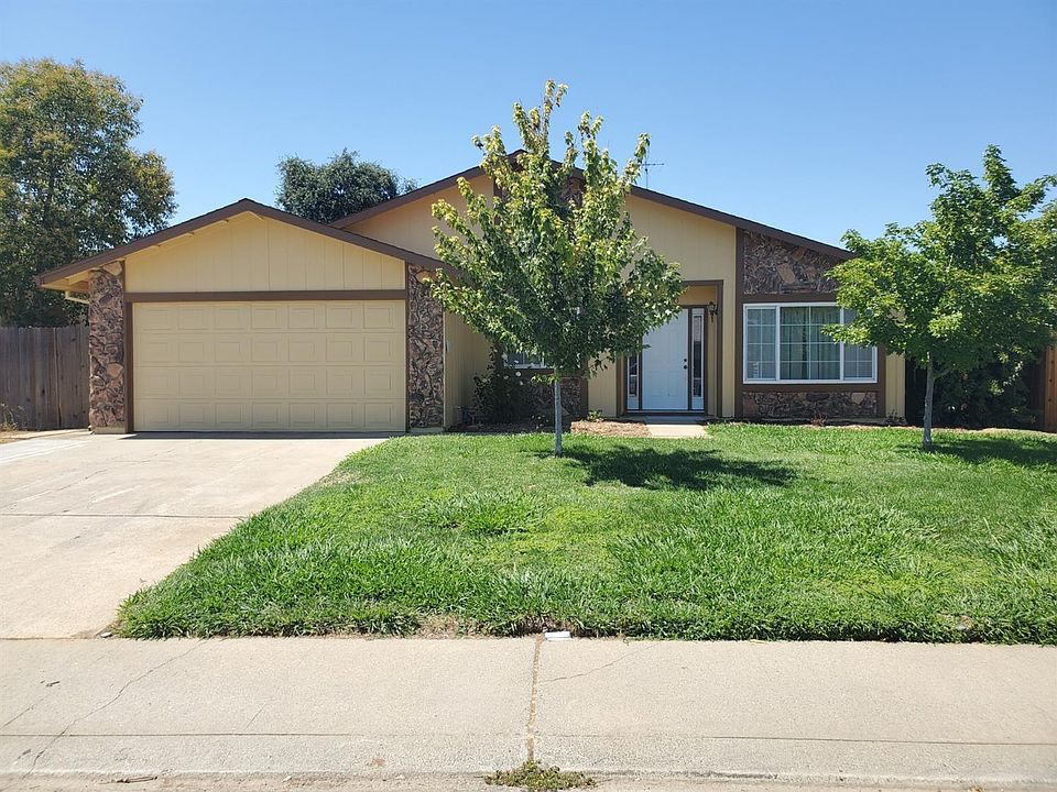 2nd image of 3920 Thornhill Dr
