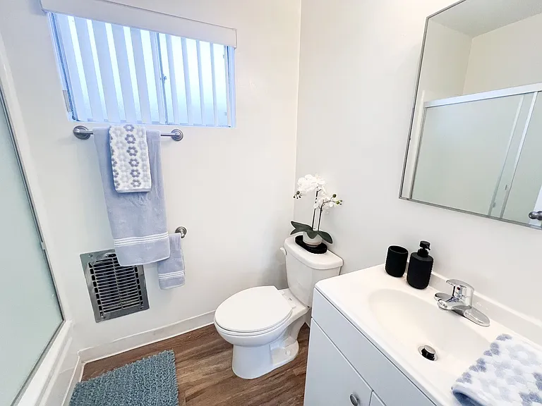 6205 Fulton Ave — Photo 21