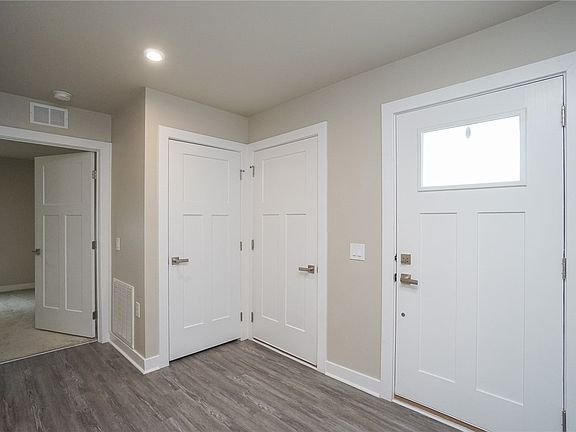 5th image of 404 Vernonburg Ct