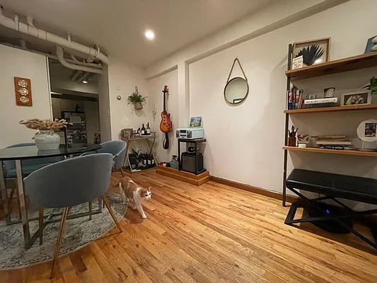 Rented by Oxford Property Group | media 12