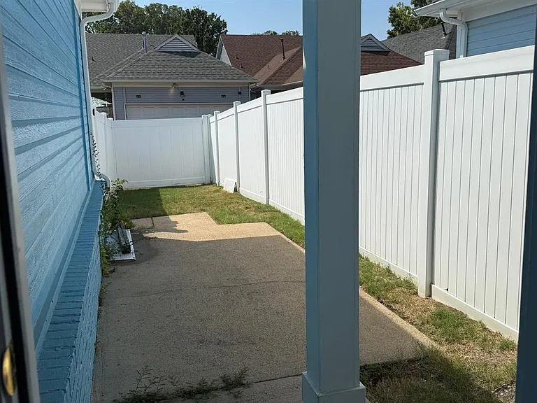 1173 Island Pl E — Photo 17