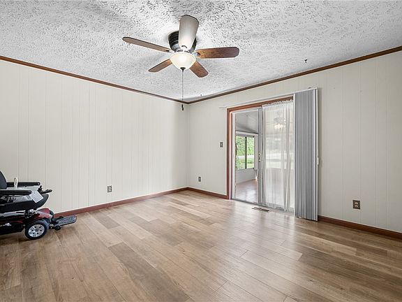 5th image of 148 E Steidl Rd