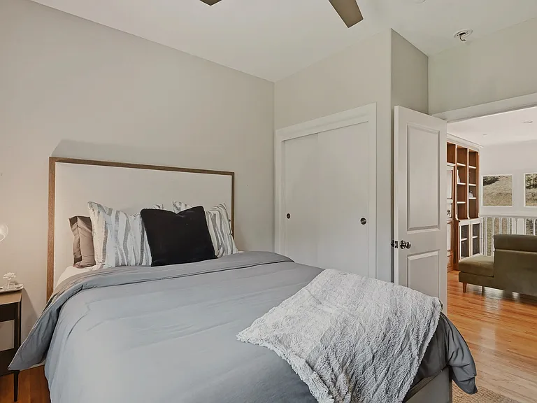 2491 Spring Mountain Rd — Photo 42