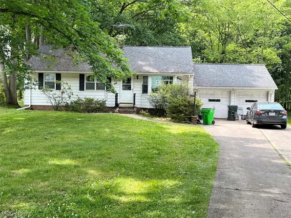 Ellendale Rd, Moreland Hills, OH 44022