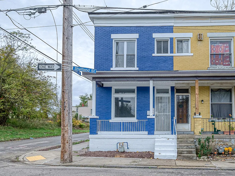 220 Shetland St
