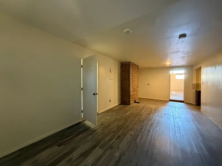 29205 Exeter St — Photo 75