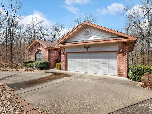 2nd image of 5 Cambria Dr