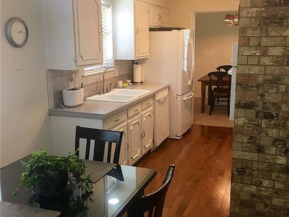 3rd image of 418 Tulane St