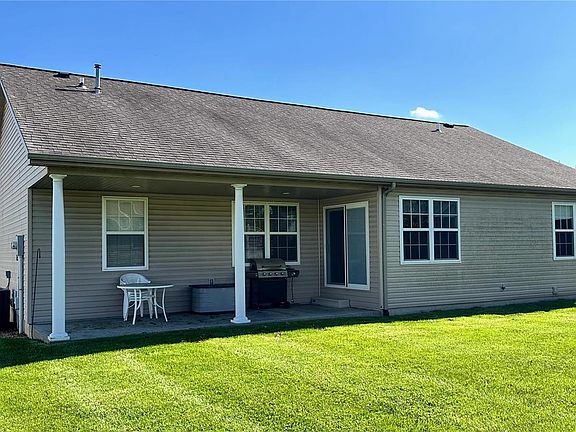 2nd image of 1006 E Cedar St