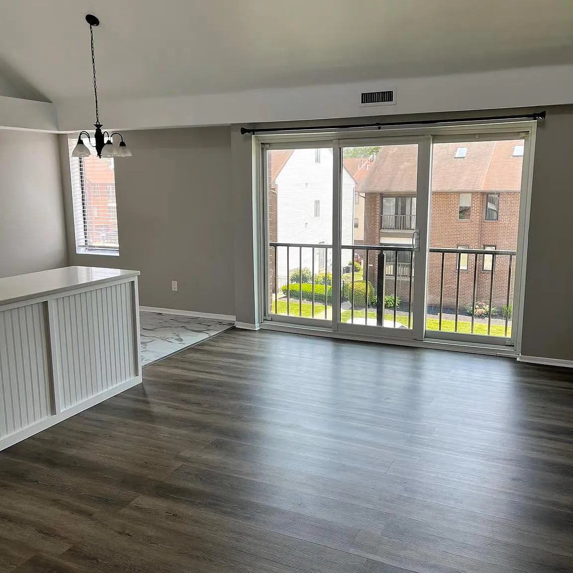 2 bed, 2.0 bath, 1056 sqft, $2,300 — Photo 3