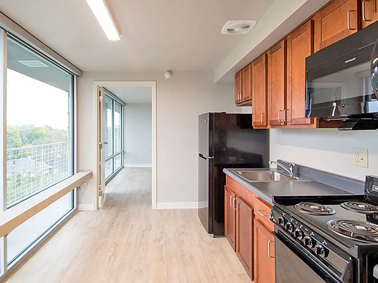 Skyline Apartments — Photo 11
