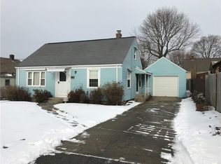 7 Green Ct, Cranston, RI 02920