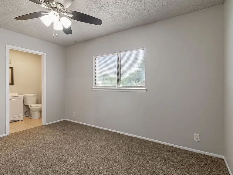 6618 Swiss Oaks Dr — Photo 3