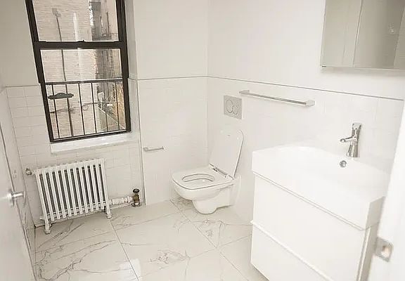 5th image of 537 8th St APT 1L