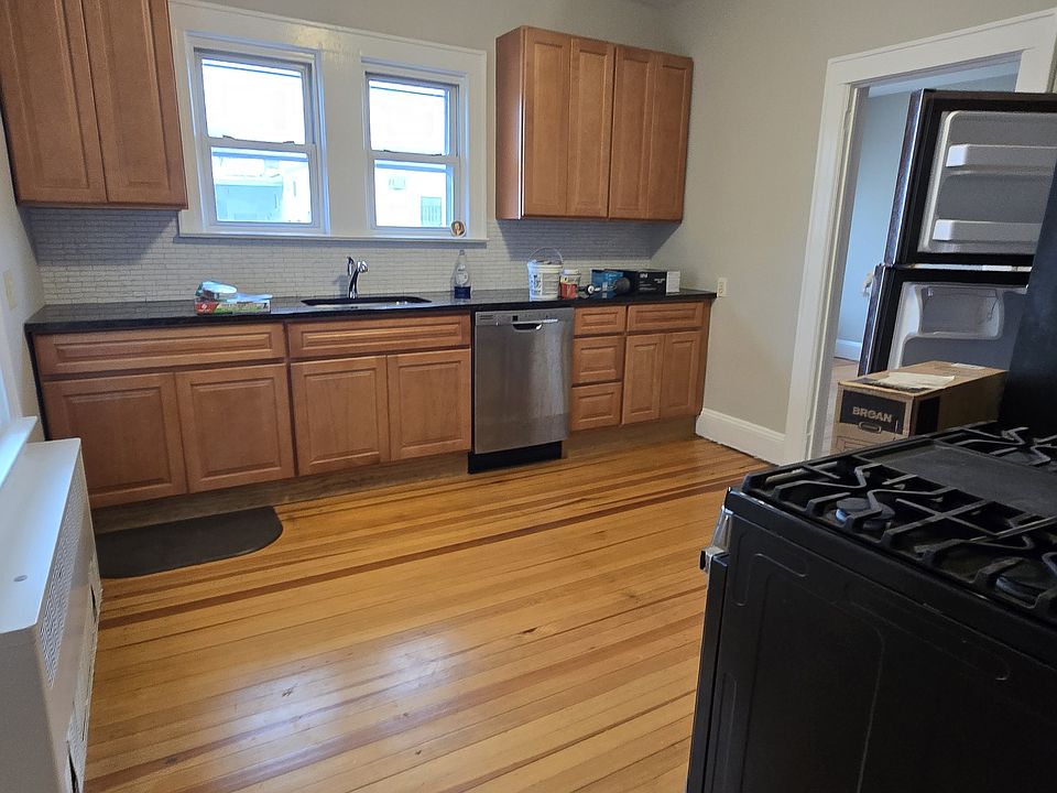 1st image of 276 Central Ave