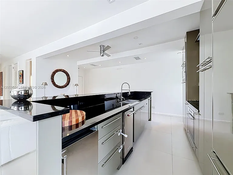 1460 Ocean Dr #404 — Photo 12