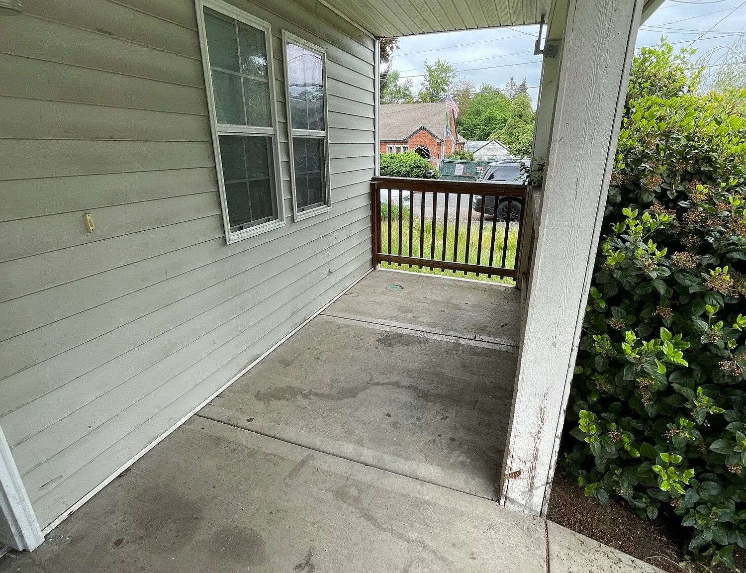 6 bed, 1821 sqft, $1,200 — Photo 4