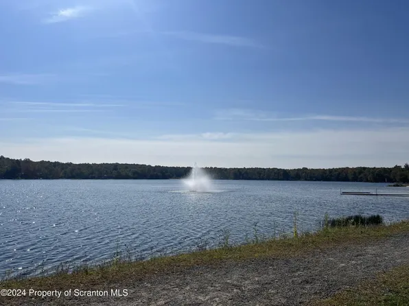 817 Black Bear Dr #817-WL6, Gouldsboro, PA 18424