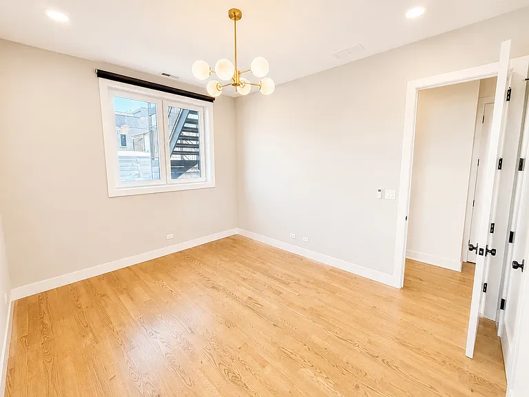 1653 W Division St #2 — Photo 7