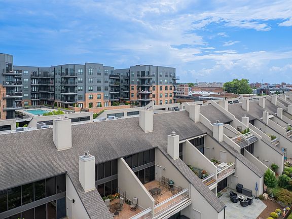 2nd image of 343 Riverbluff Pl APT 3
