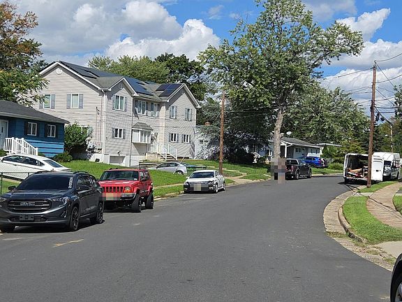 4th image of 10 Brookside Rd