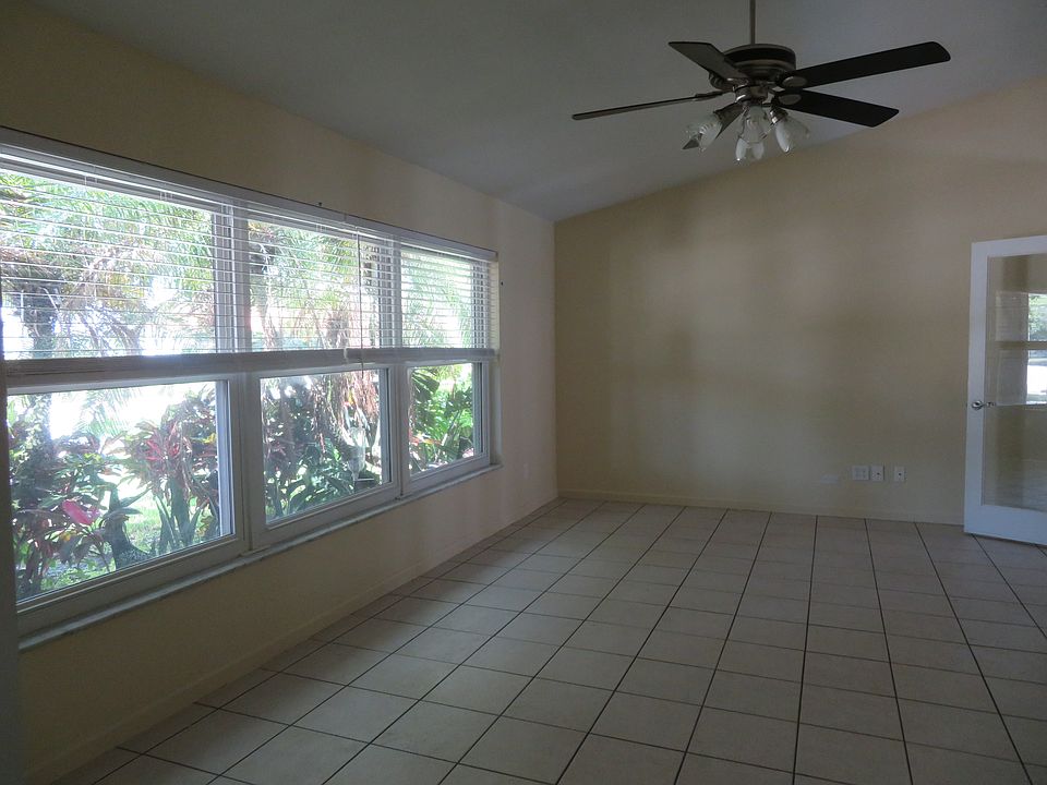 1st image of 6201 Tanglewood Dr NE