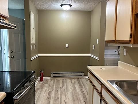 4th image of 111 S Seminole Dr #B
