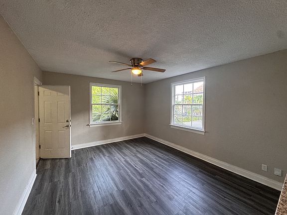3rd image of 1715 Perry St #4
