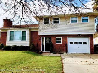 1511 Briarwood Dr, Lansing, MI 48917