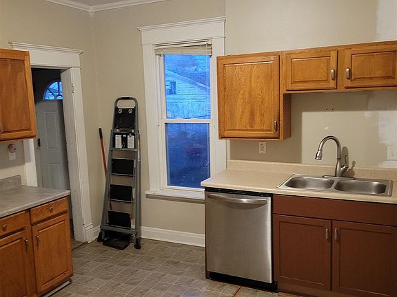 2nd image of 513 S Lincoln Ave