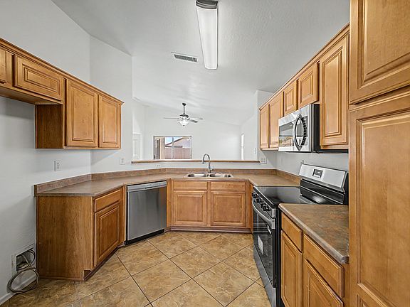3rd image of 25875 W Saint Catherine Ave
