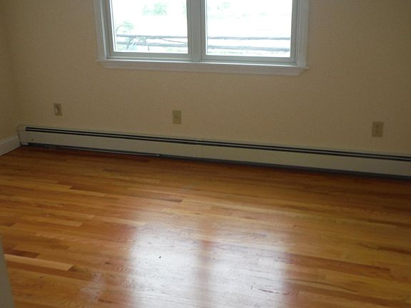 3rd image of 111 Southside Ave APT 1