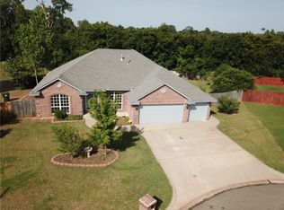 222 Stoneridge Ct, Midwest City, OK 73130