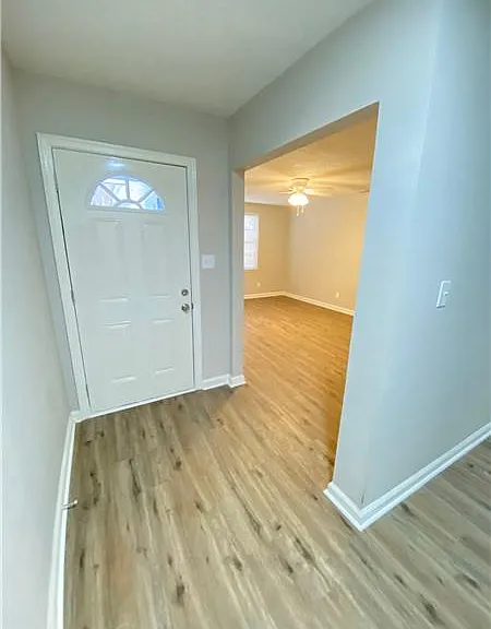 2137 Bolling St — Photo 2