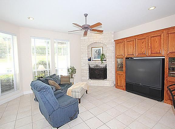 5th image of 7504 Gleneagles Way