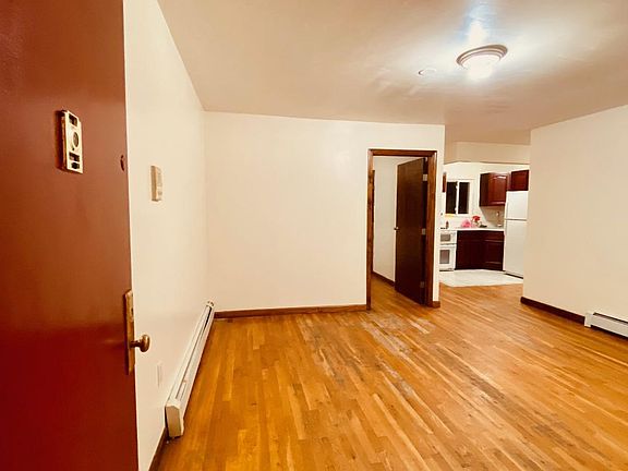 5th image of 1740 Westchester Ave APT 3