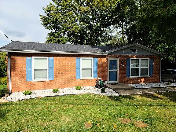 2nd image of 42 Carrie Way Dr