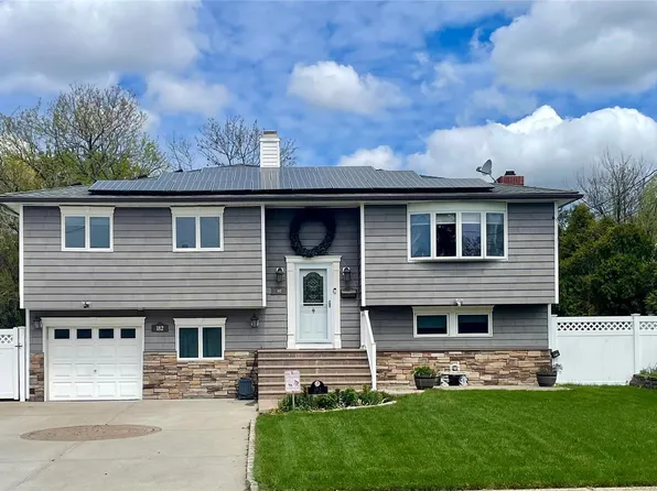182 Loop Drive, Sayville, NY 11782