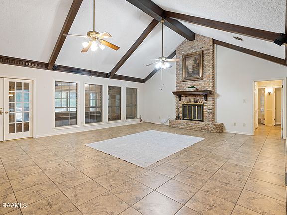 5th image of 203 Paddington Dr