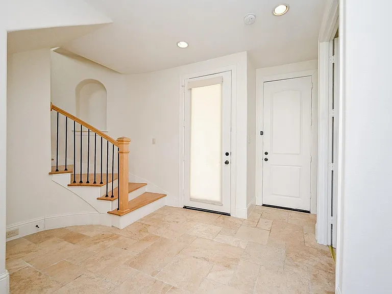 1825 W 24th St — Photo 7