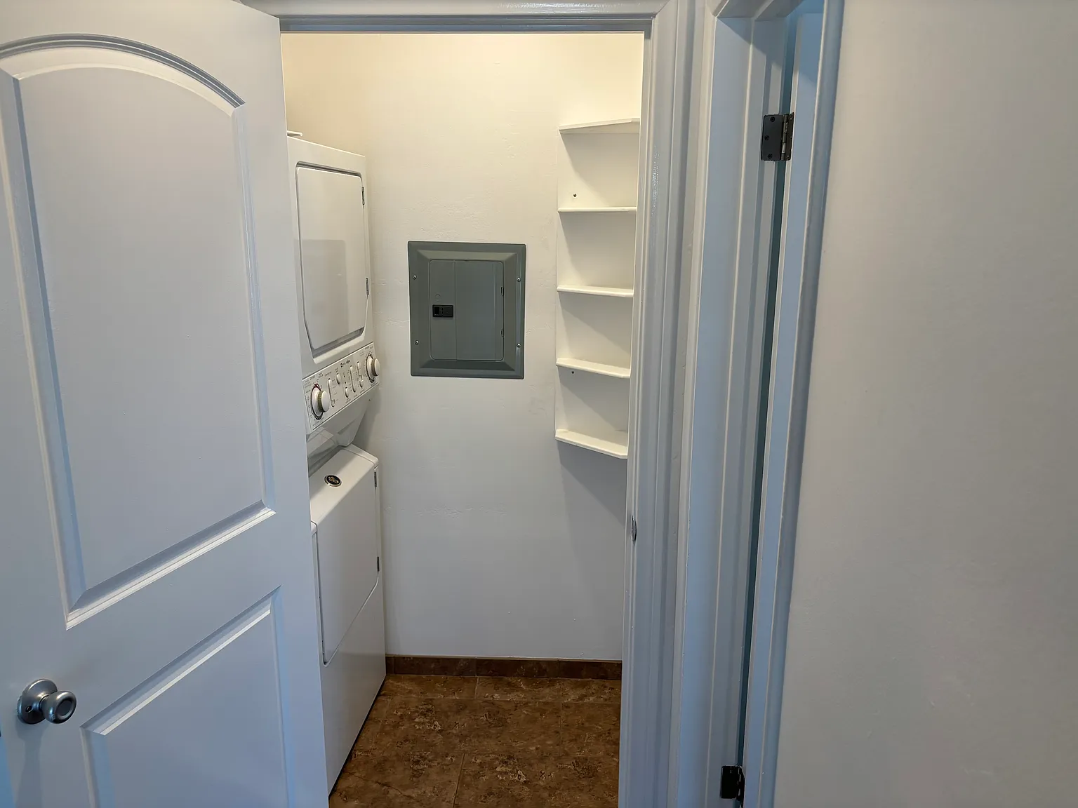 2 bed, 1180 sqft, $3,200 — Photo 4