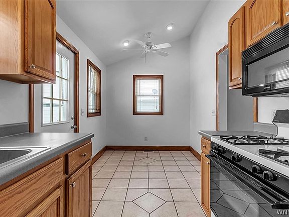 5th image of 5805 Goodrich Rd