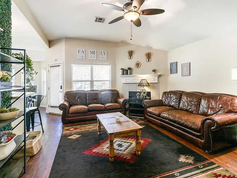 3711 Meadow View Dr — Photo 9