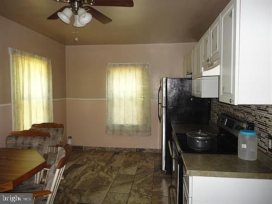 2nd image of 46 Ellis St