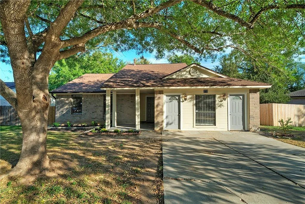 4 bed, 2.0 bath, 1858 sqft, $2,400 — Photo 1