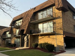 7002 99th St APT 305, Chicago Ridge, IL 60415
