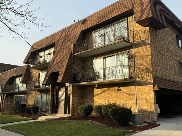 7002 99th St APT 305, Chicago Ridge, IL 60415