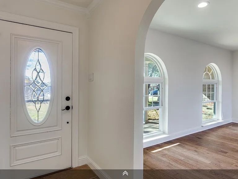 1024 W Apache Trl — Photo 3